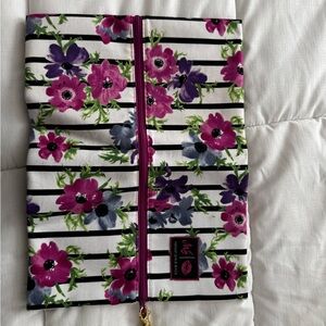 Large makeup junkie bag